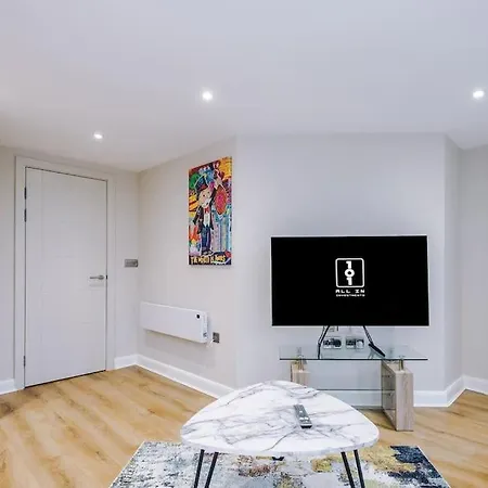 Monopoly Wallz - Sleeps 3 *