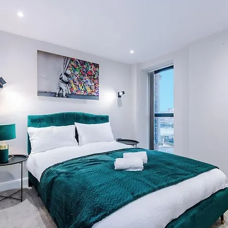 Apartment Monopoly Wallz - Sleeps 3